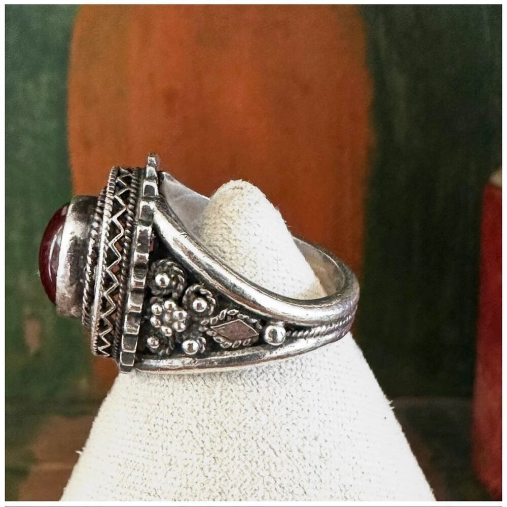 Vintage Sterling Silver Carnelian Cabochon Artisan Statement Ring - Picture 3 of 9